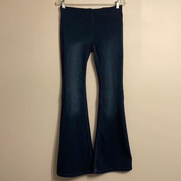 Free People Denim - FREE PEOPLE Women’s Penny Pull on Flare Jeans